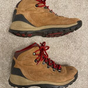 Columbia Women’s Newton Ridge Plus Waterproof Amped Hiking Boot - Size 8.5